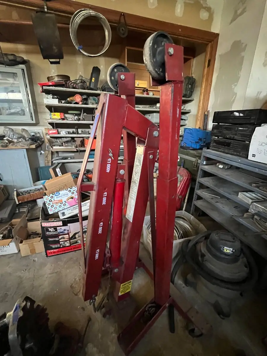 Hydraulic Engine Hoist