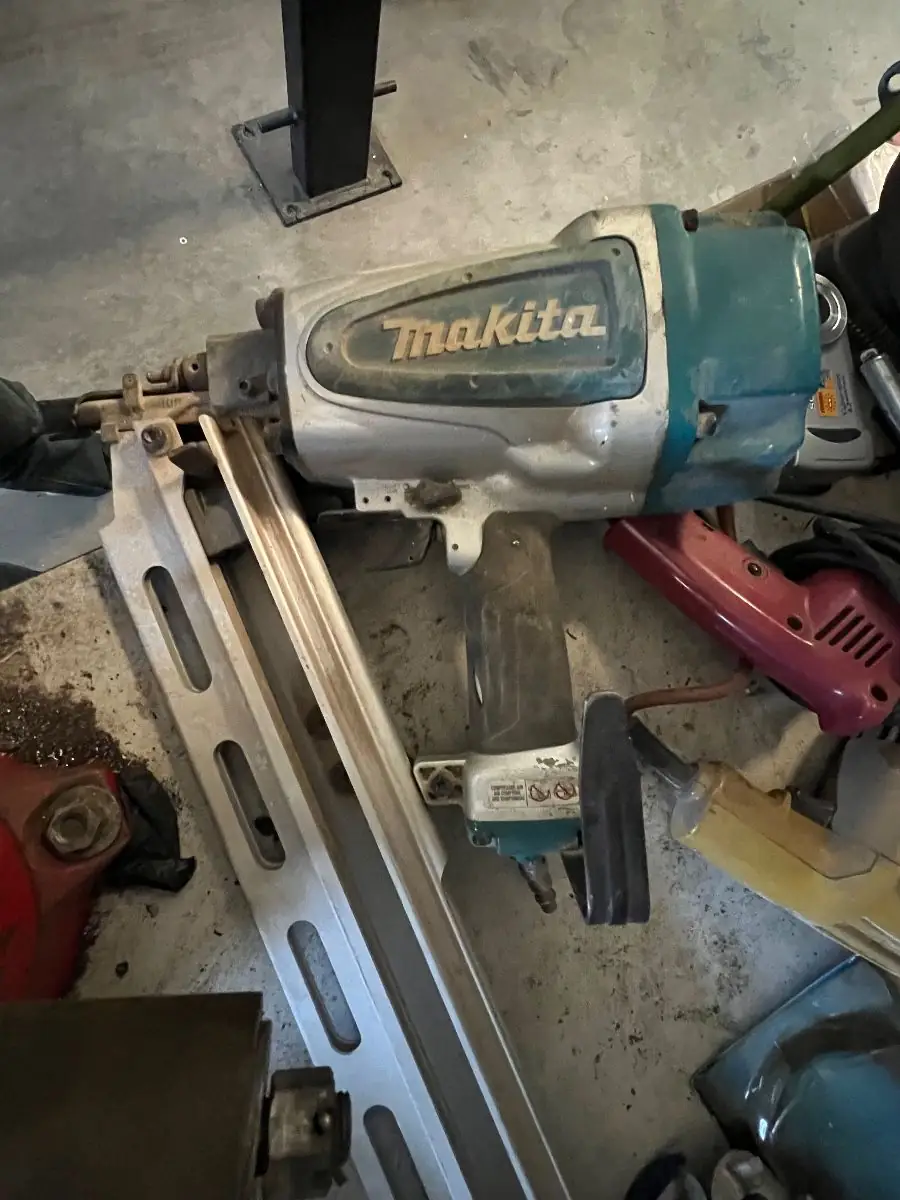 Makita Pneumatic Framing Nailer