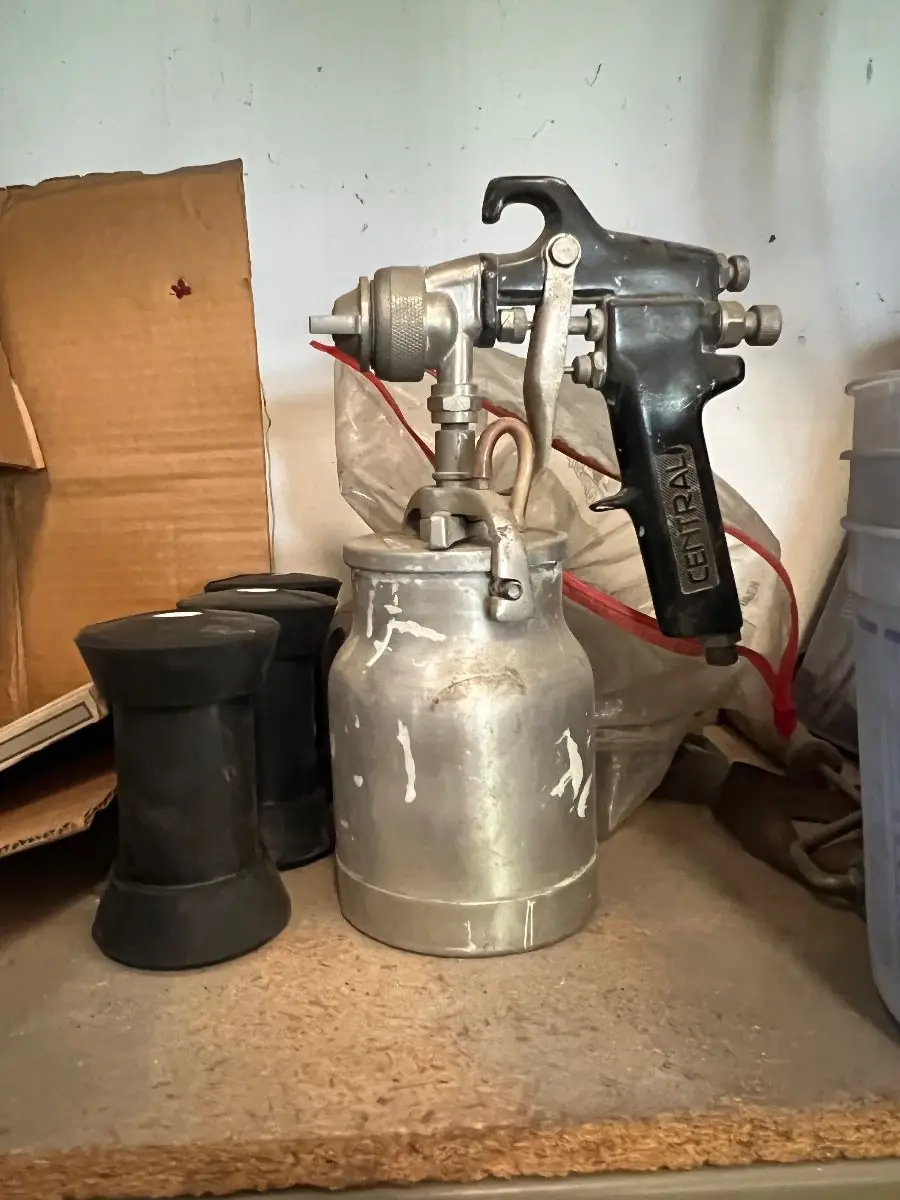 Central Pneumatic Siphon Feed Spray Gun